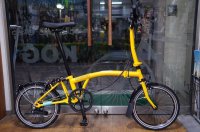 英国　BROMPTON 　バンブルビーイエロー　MID ハンドル　6速（M6L）BLACK STYLE