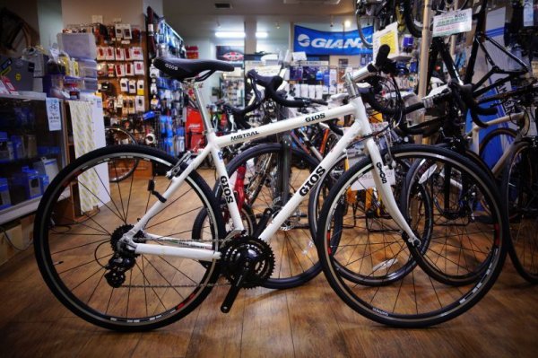 画像1: GIOS 　MISTRAL 　SHIMANOホイール仕様のクロスバイク　ホワイト (1)