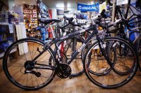 GIOS 　MISTRAL 　SHIMANOホイール仕様のクロスバイク　グレー